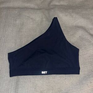 SET Black One-Shoulder Top